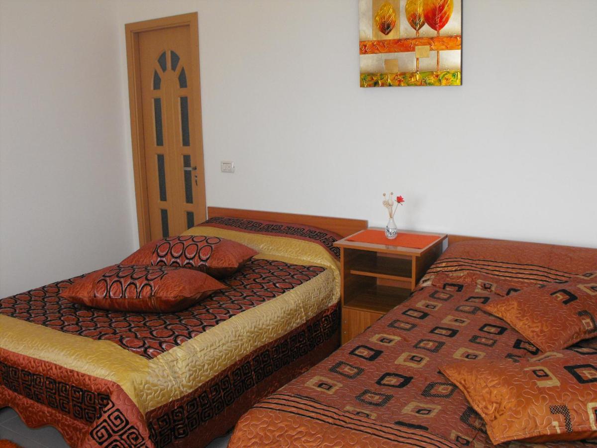 Casa Rustica Apart & Rooms Cîmpineanca Extérieur photo